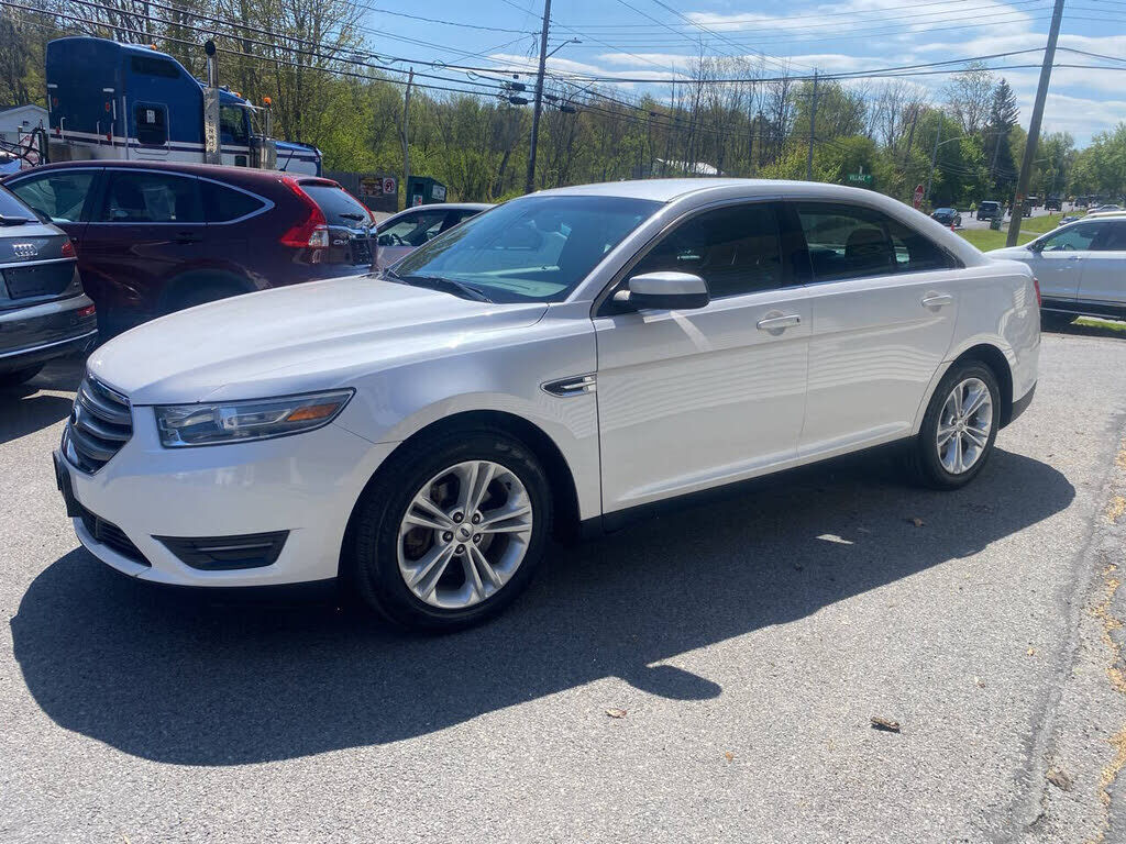 2013 FORD Taurus