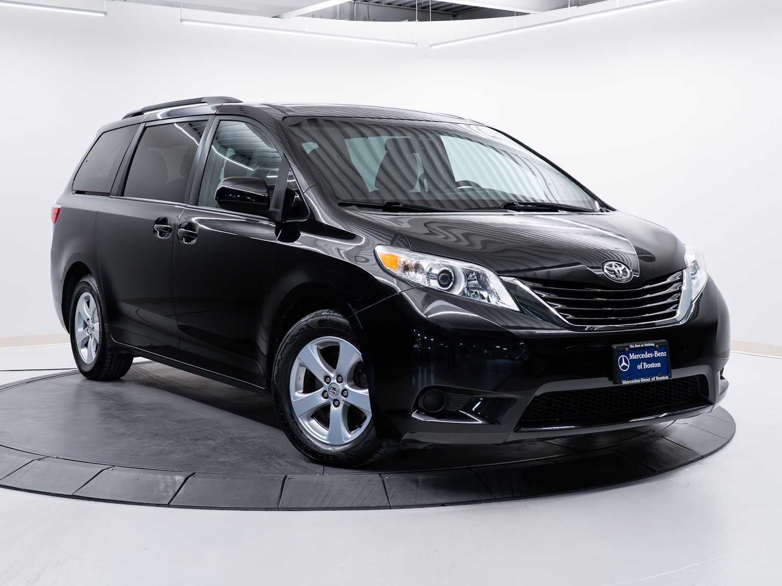 2017 TOYOTA Sienna