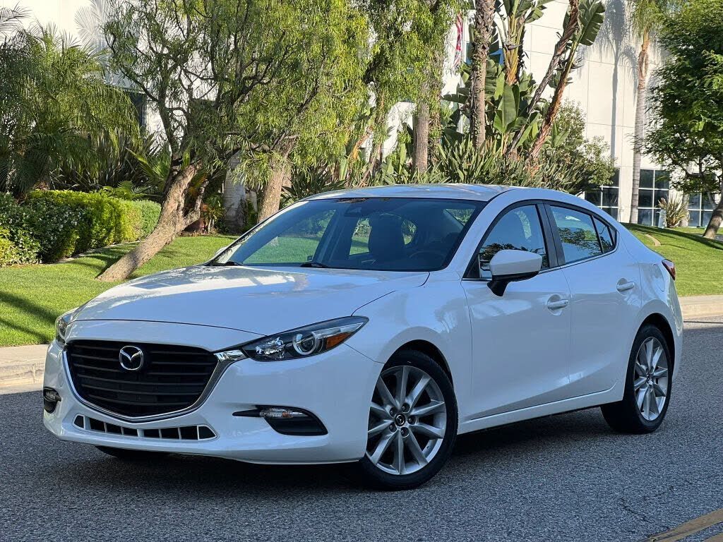 2017 MAZDA Mazda3
