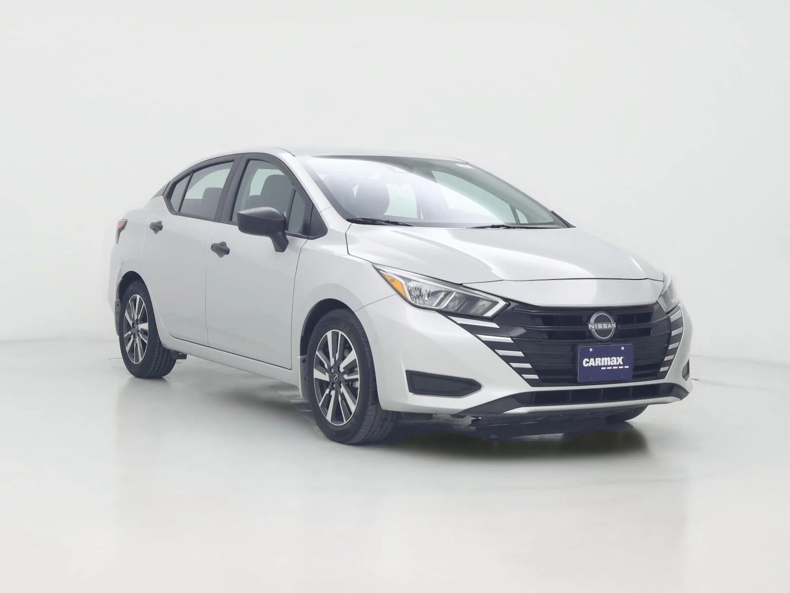 2024 NISSAN Versa