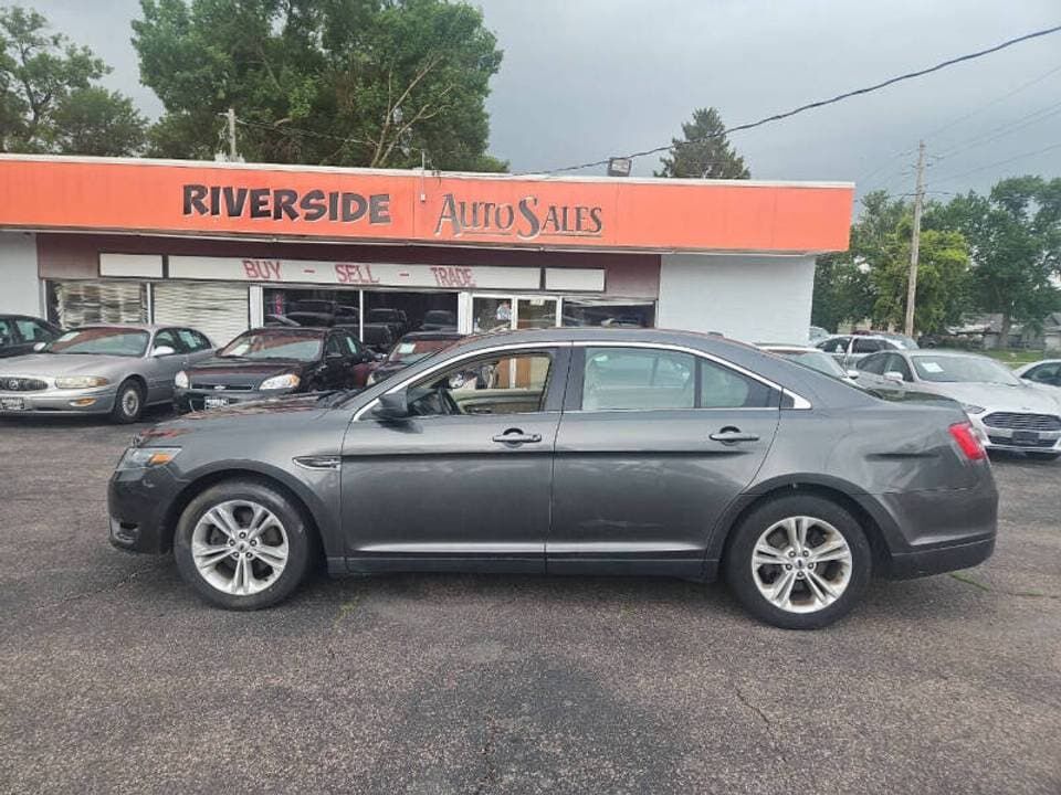 2016 FORD Taurus