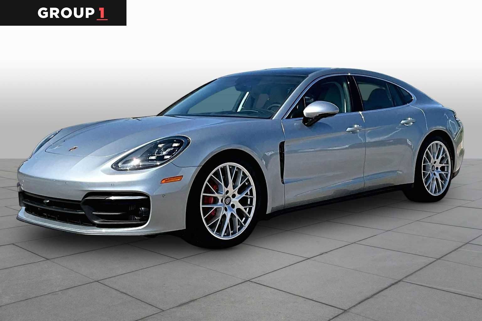 2022 PORSCHE Panamera