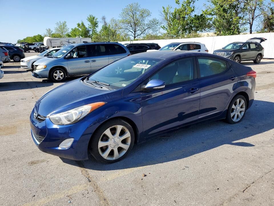 2013 HYUNDAI Elantra