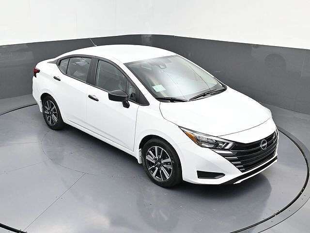 2025 NISSAN Versa