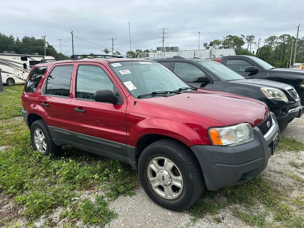 2004 FORD Escape