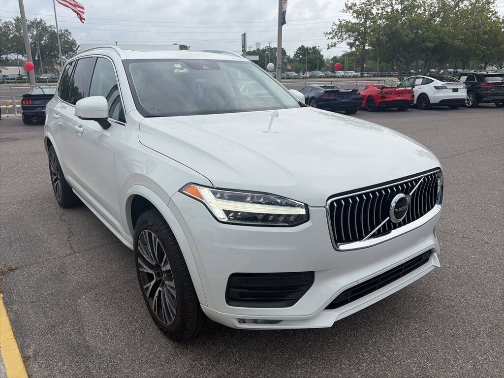 2022 VOLVO XC90