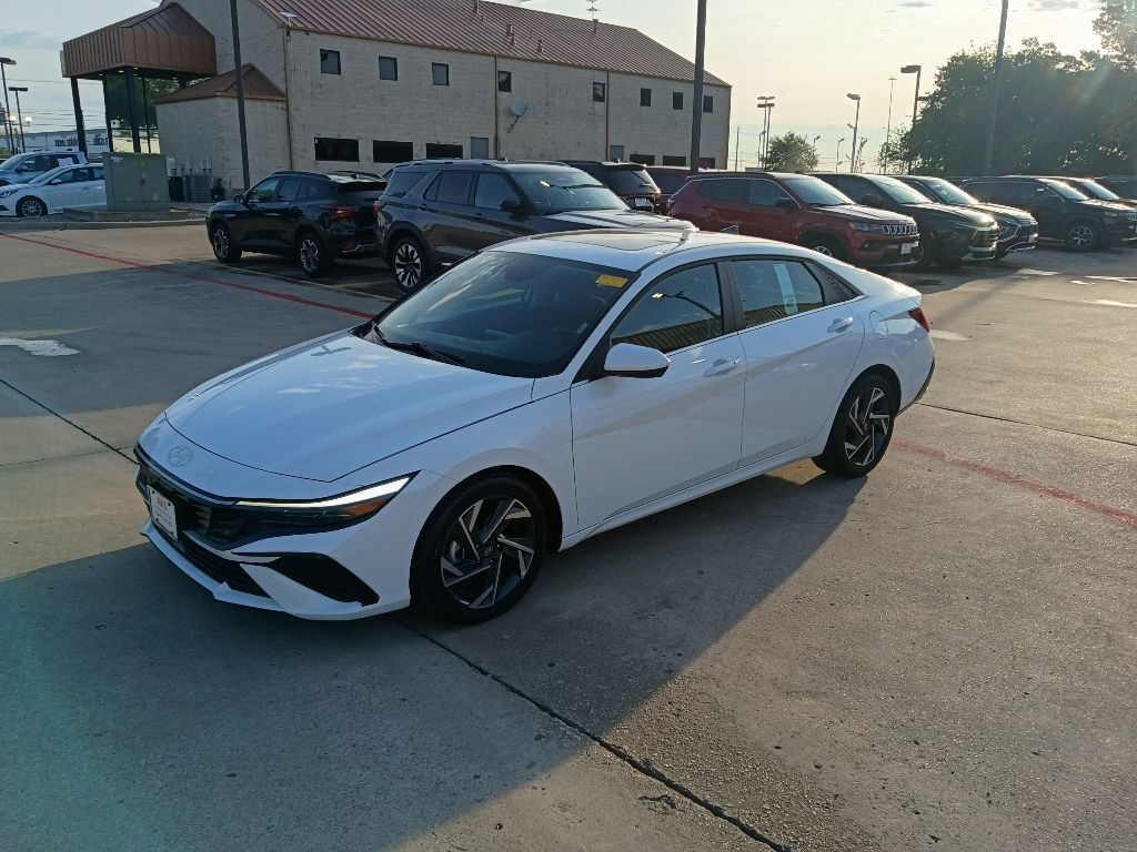 2025 HYUNDAI Elantra