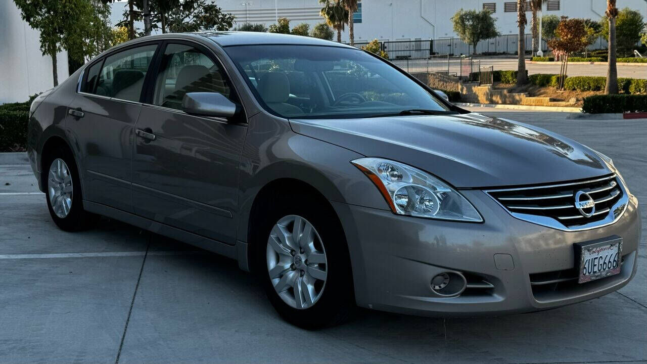 2012 NISSAN Altima