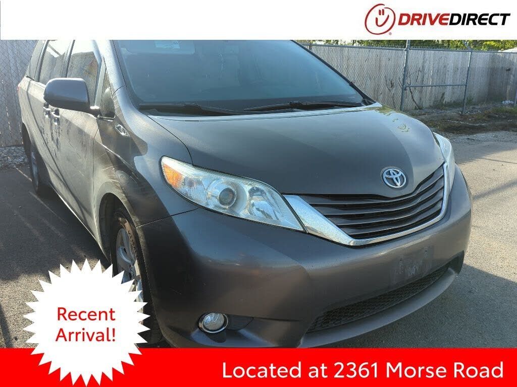 2017 TOYOTA Sienna