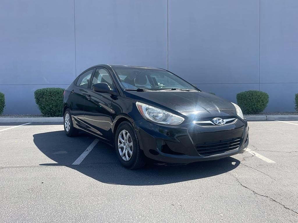 2013 HYUNDAI Accent