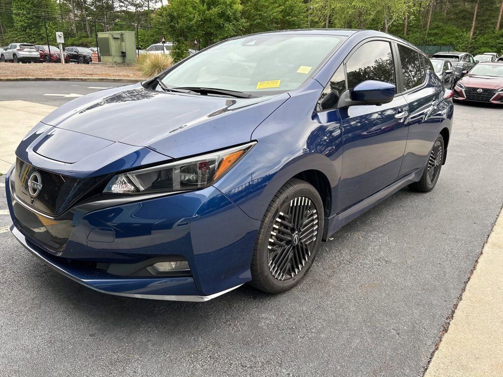 2023 NISSAN Leaf