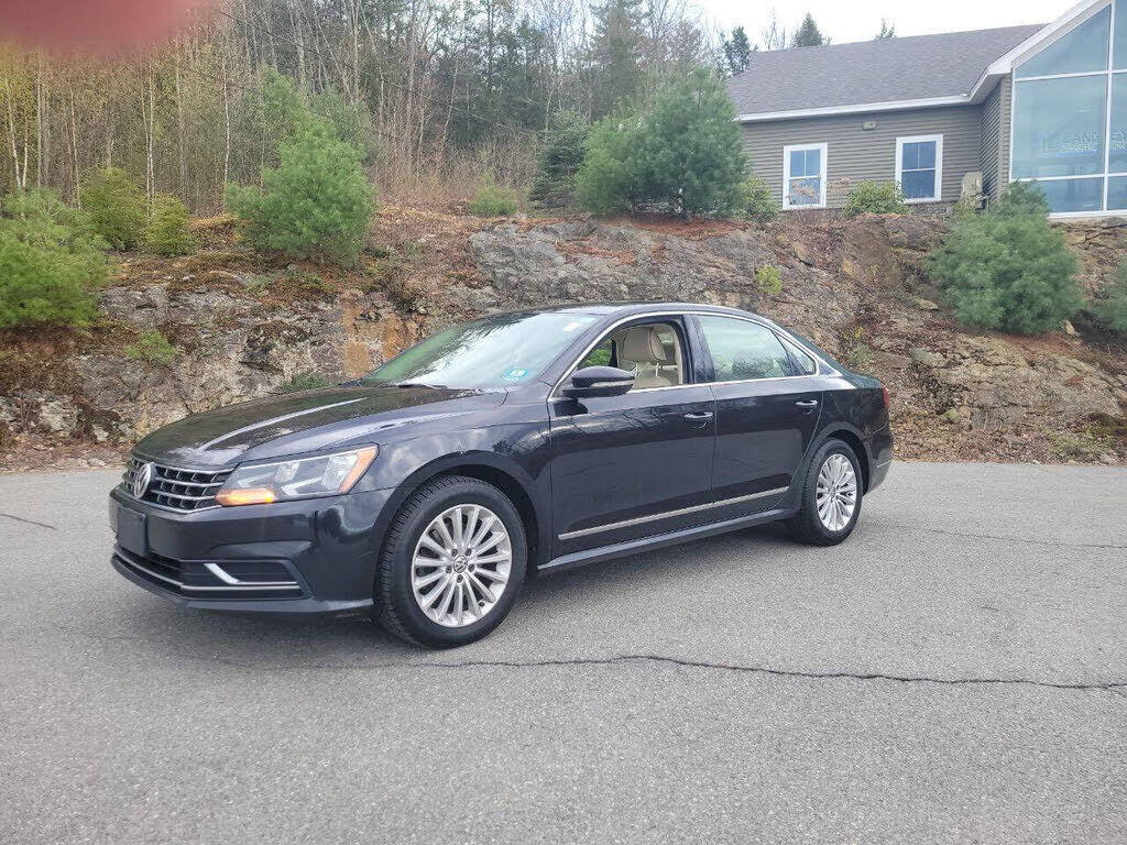 2017 VOLKSWAGEN Passat
