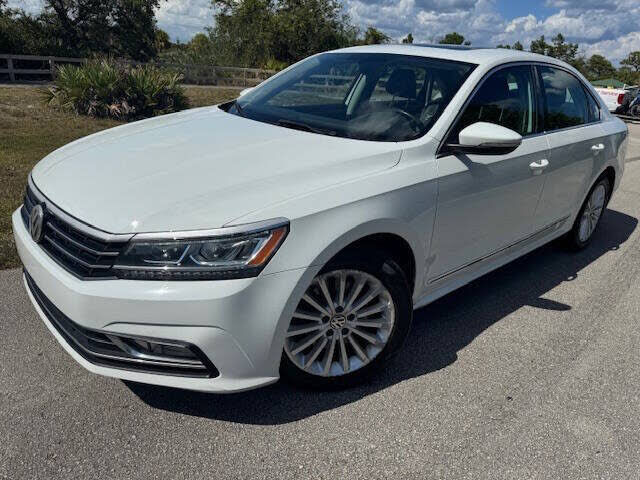 2016 VOLKSWAGEN Passat