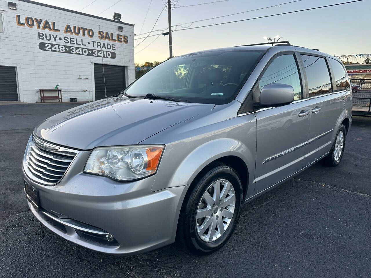 2013 CHRYSLER Town and Country