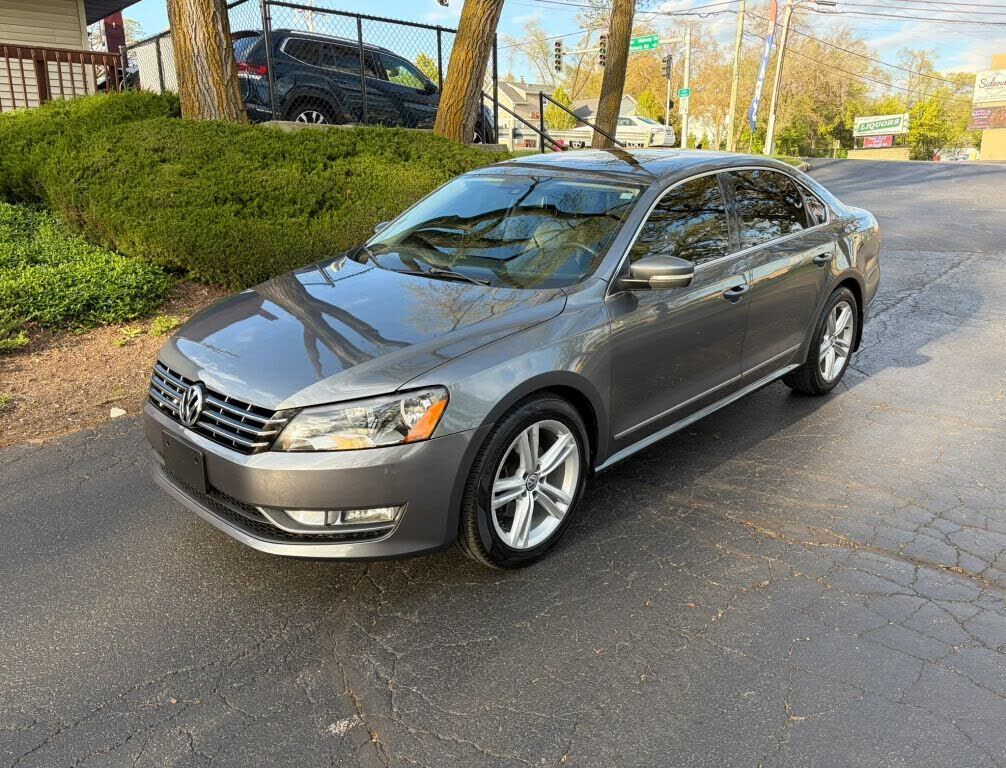 2014 VOLKSWAGEN Passat