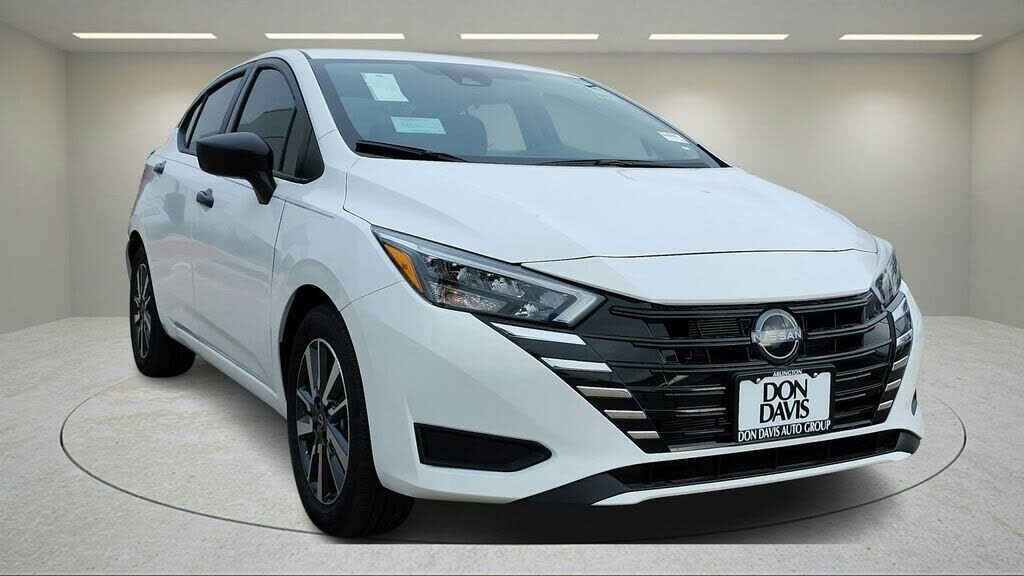 2025 NISSAN Versa