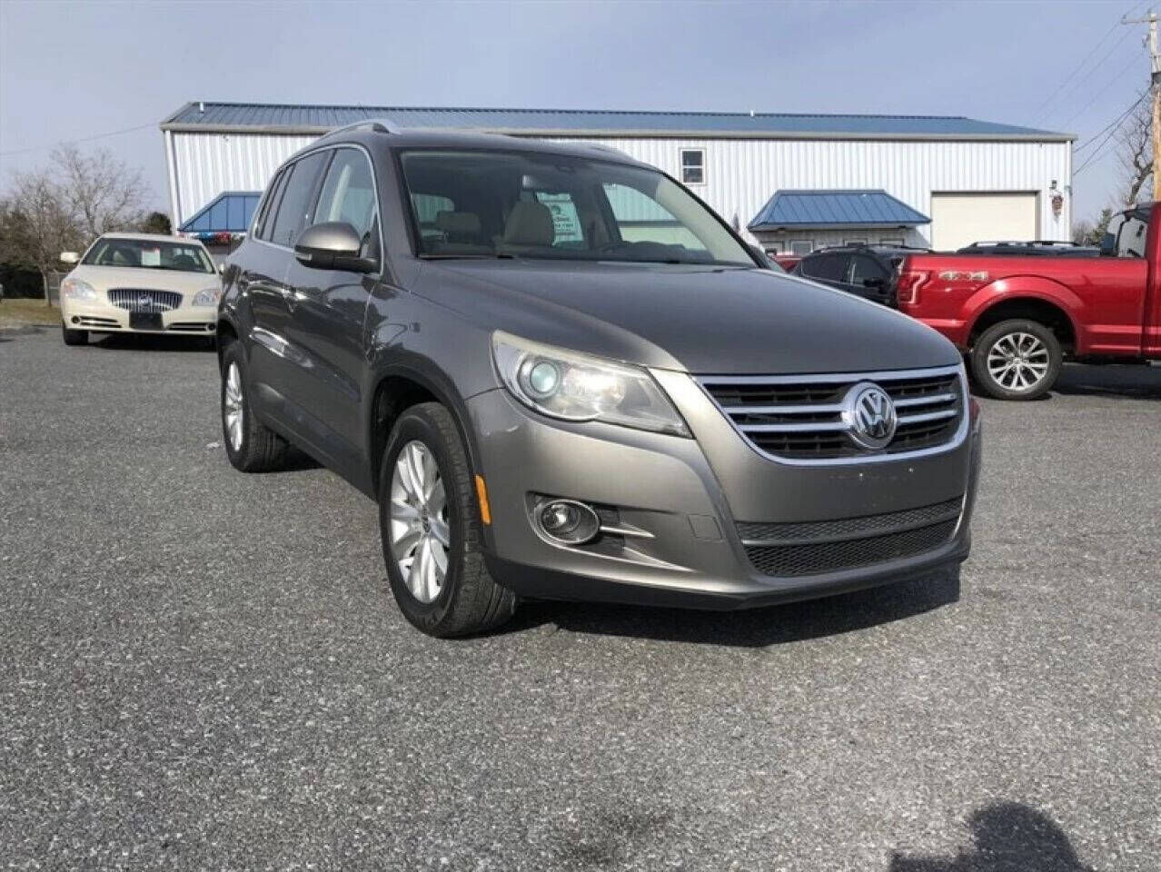 2009 VOLKSWAGEN Tiguan