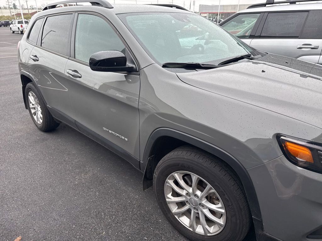 2022 JEEP Cherokee