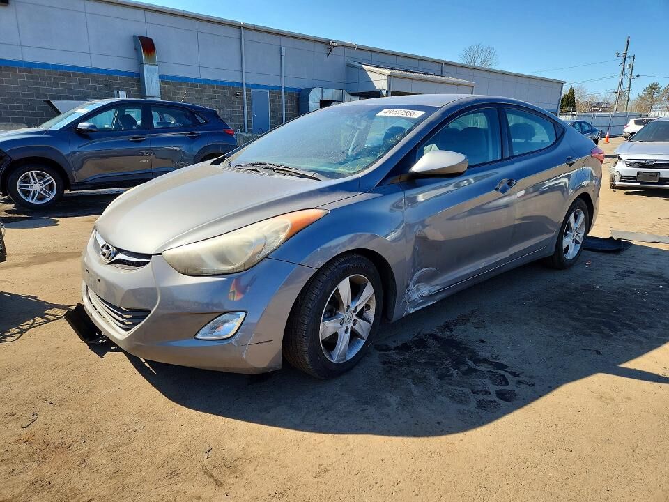2013 HYUNDAI Elantra