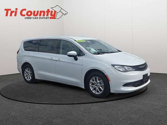 2023 CHRYSLER Voyager