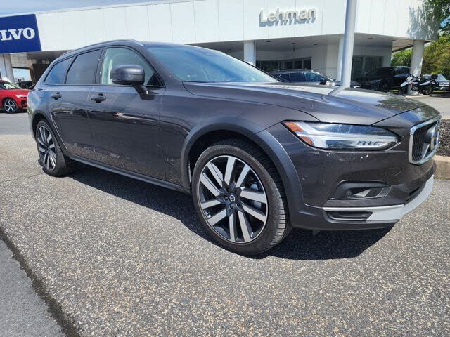 2025 VOLVO V90CC