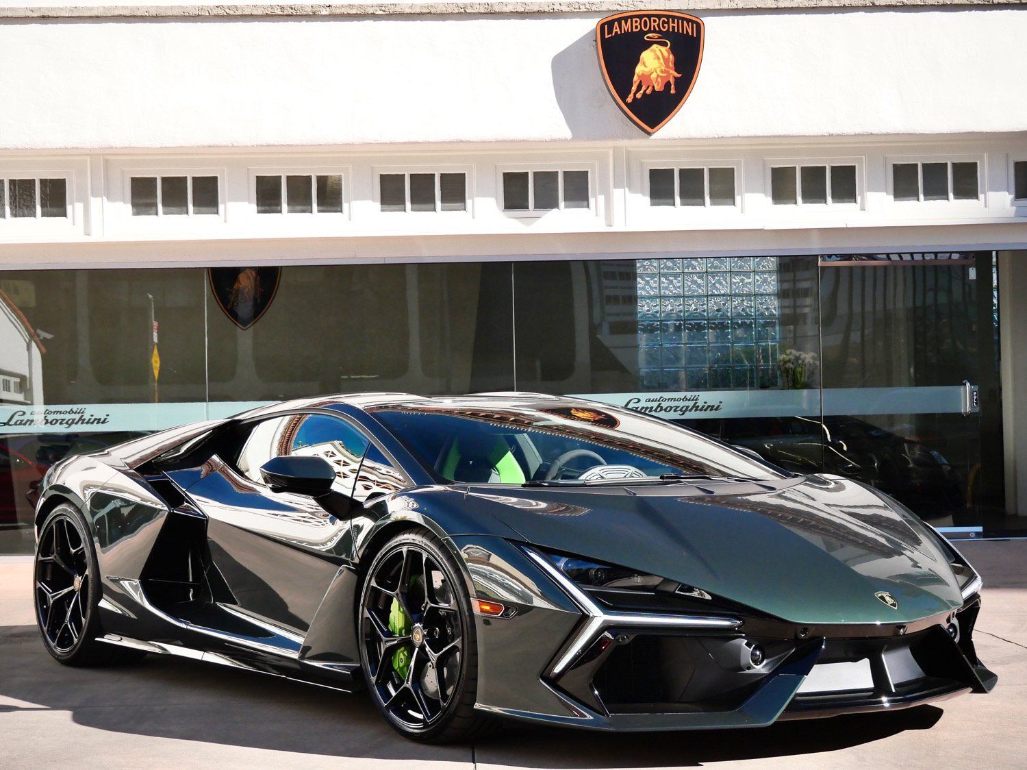 2026 LAMBORGHINI Revuelto
