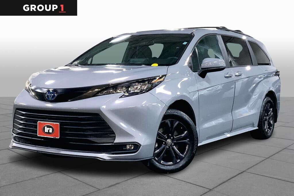 2024 TOYOTA Sienna