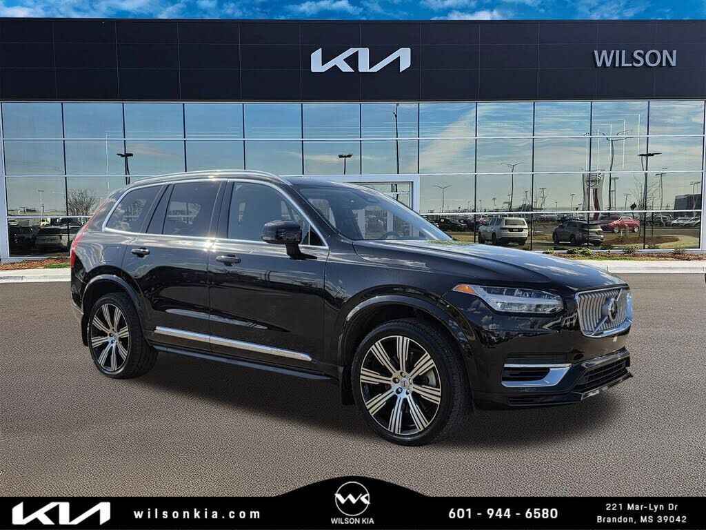 2023 VOLVO XC90