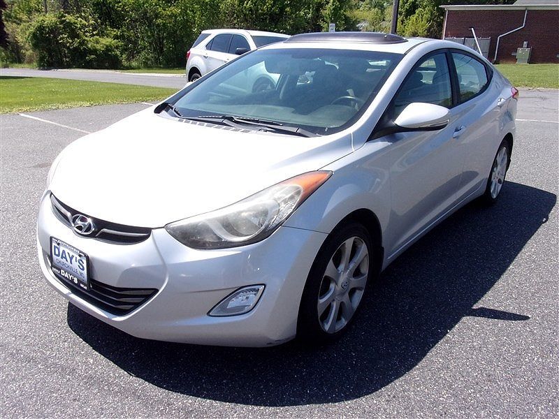2013 HYUNDAI Elantra