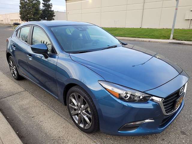 2018 MAZDA Mazda3