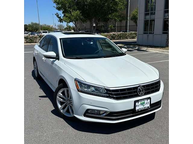 2017 VOLKSWAGEN Passat