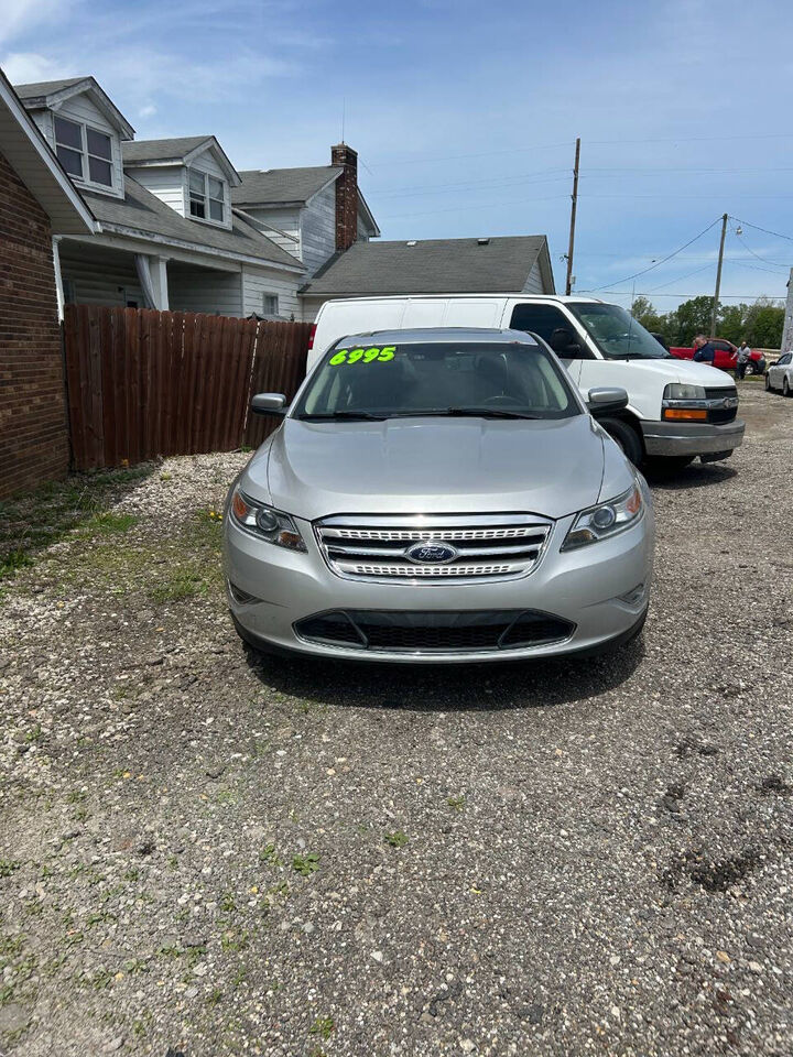 2010 FORD Taurus