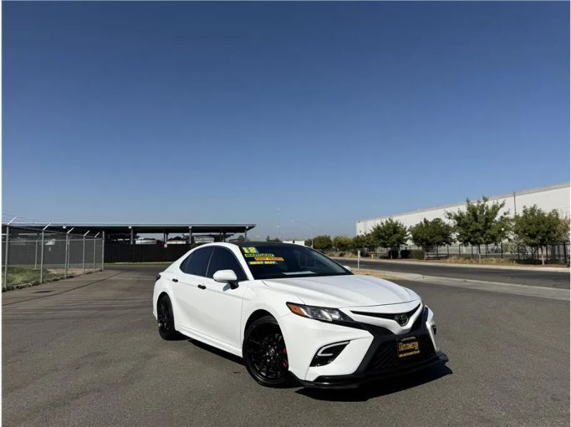 2018 TOYOTA Camry