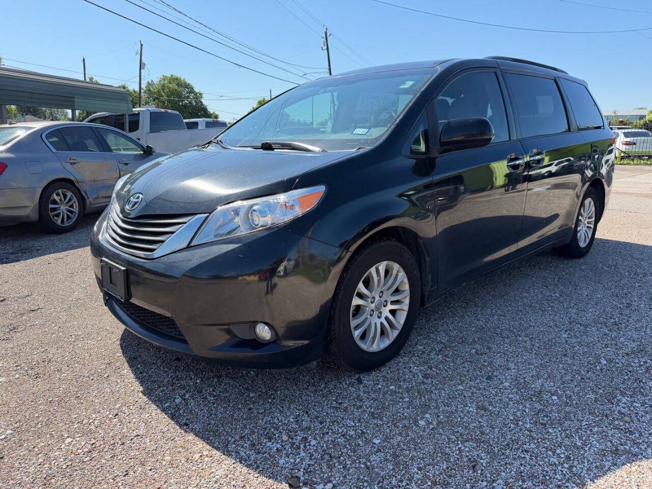 2011 TOYOTA Sienna
