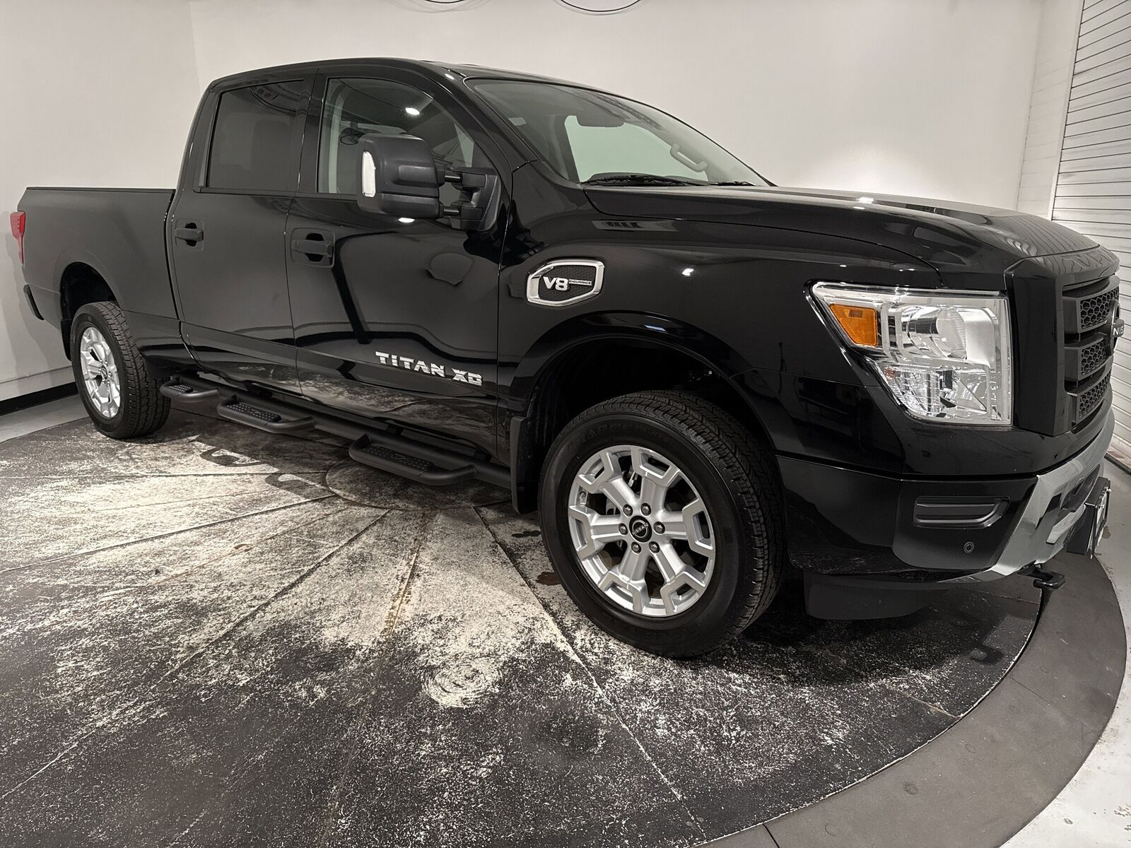 2024 NISSAN Titan