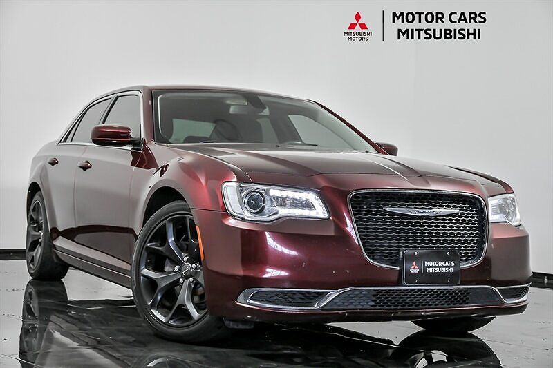 2019 CHRYSLER 300