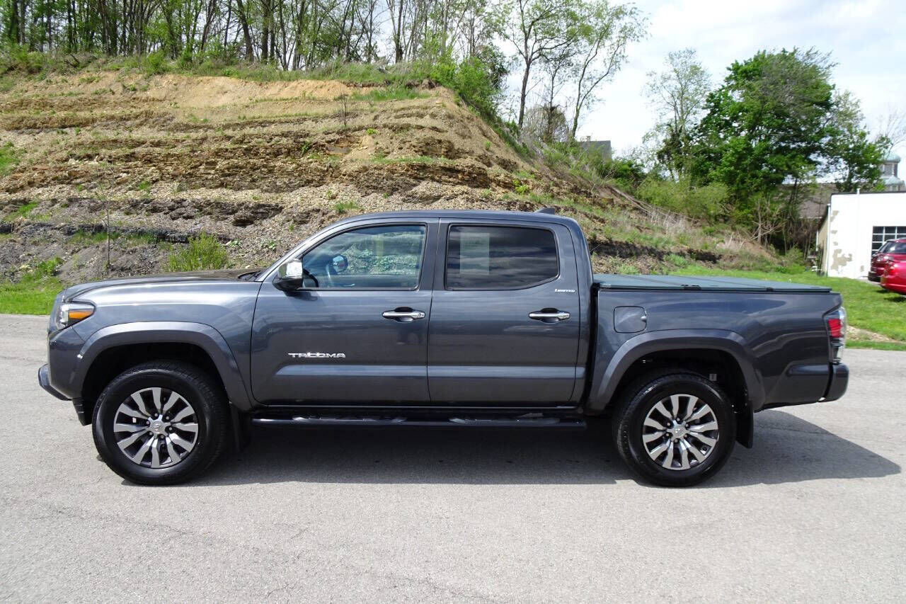 2020 TOYOTA Tacoma