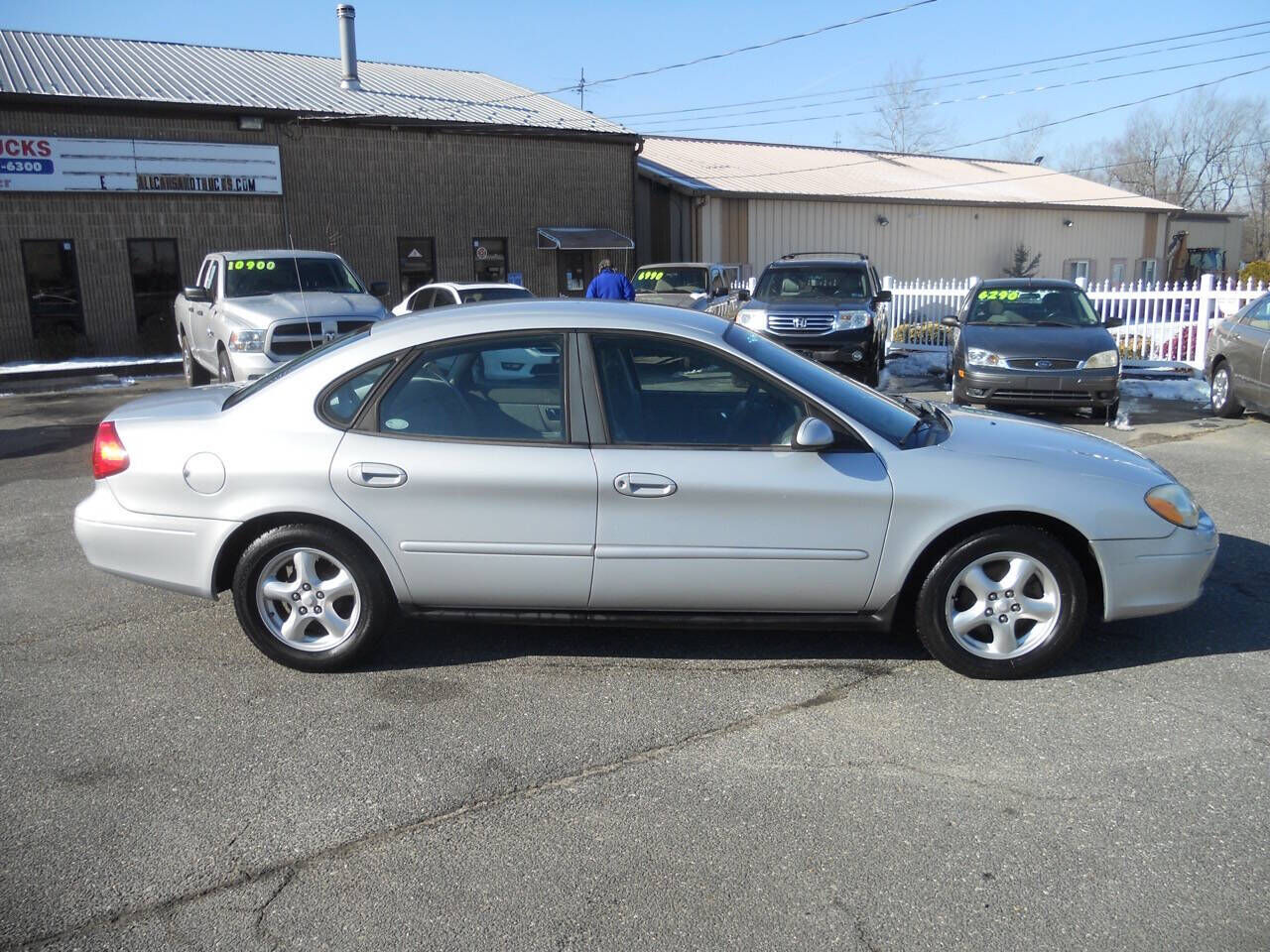 2002 FORD Taurus