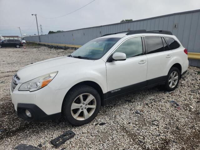 2013 SUBARU Outback