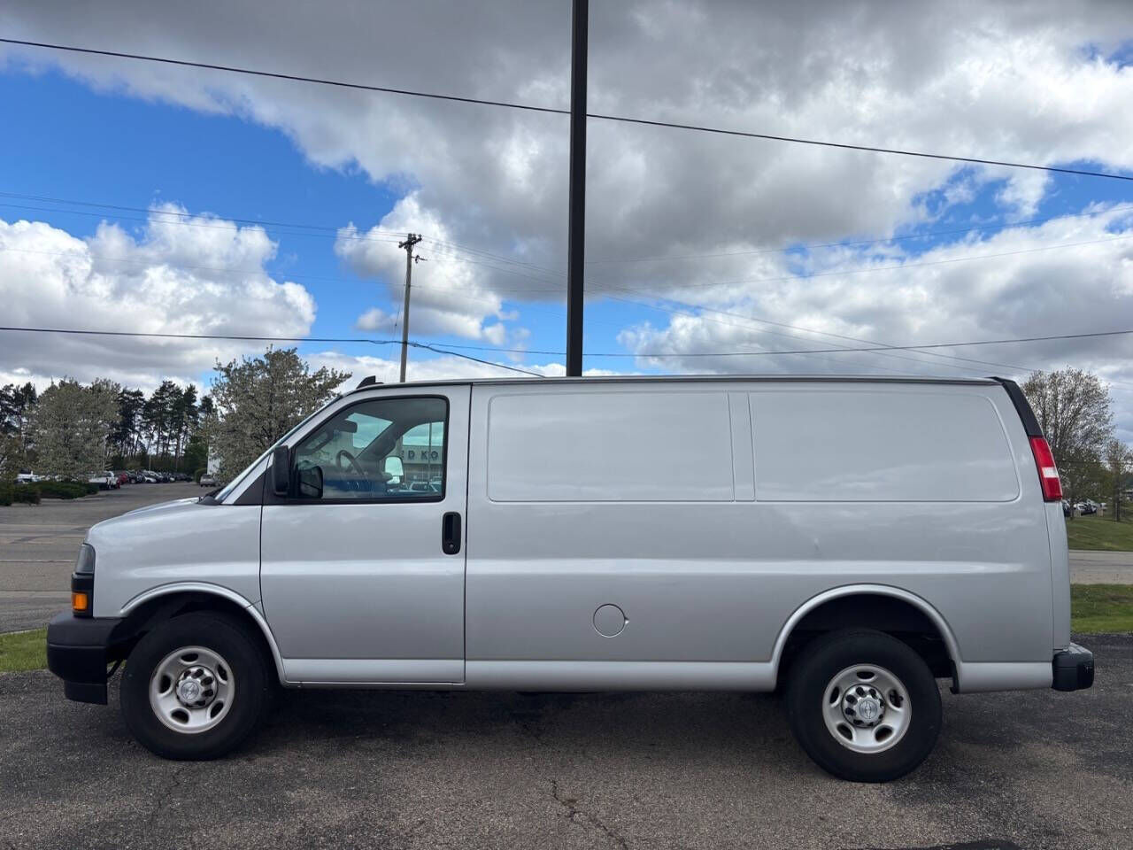 2019 CHEVROLET Express