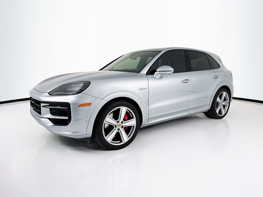 2024 PORSCHE Cayenne
