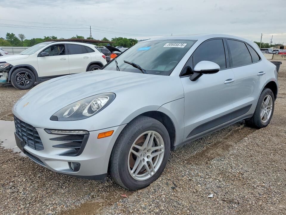 2017 PORSCHE Macan