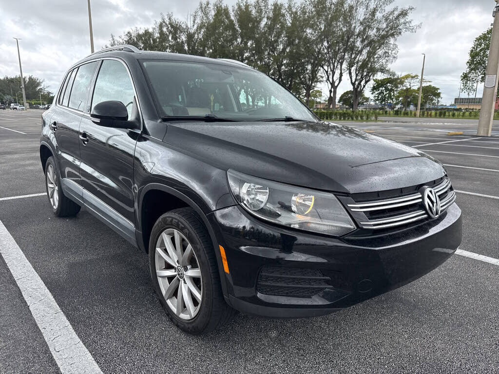 2017 VOLKSWAGEN Tiguan