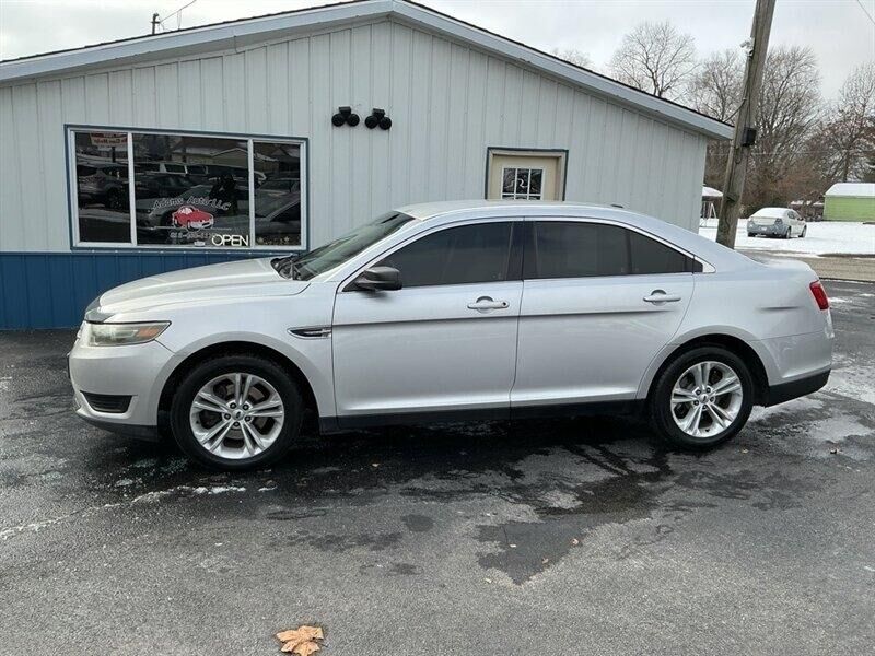 2017 FORD Taurus