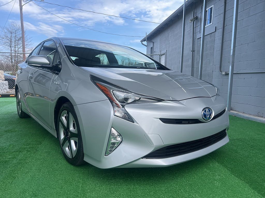 2016 TOYOTA PRIUS