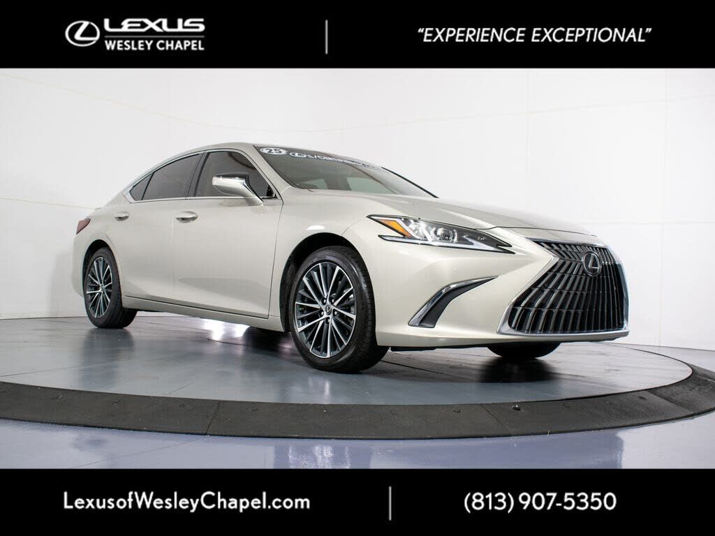 2025 LEXUS ES