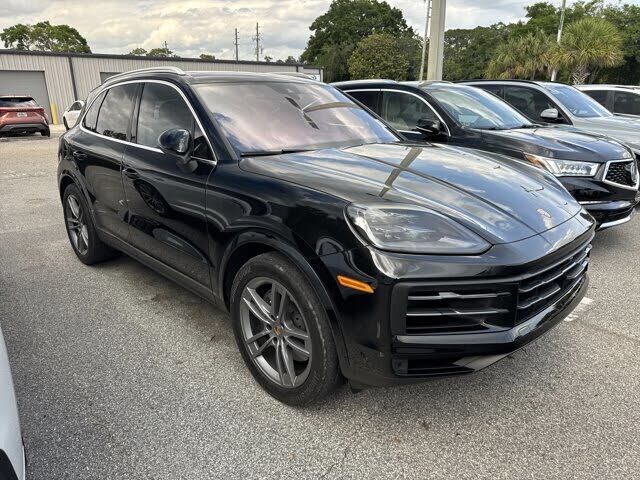 2024 PORSCHE Cayenne