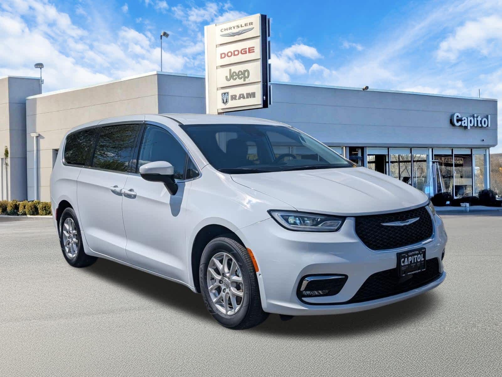 2023 CHRYSLER Pacifica
