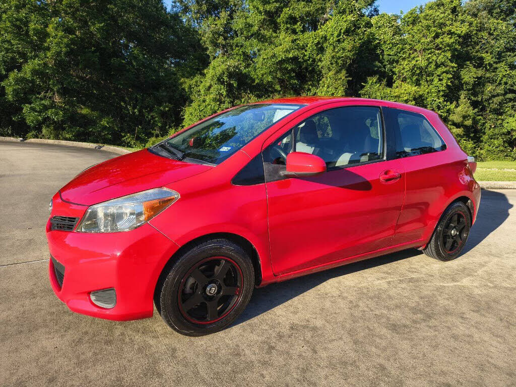 2012 TOYOTA Yaris
