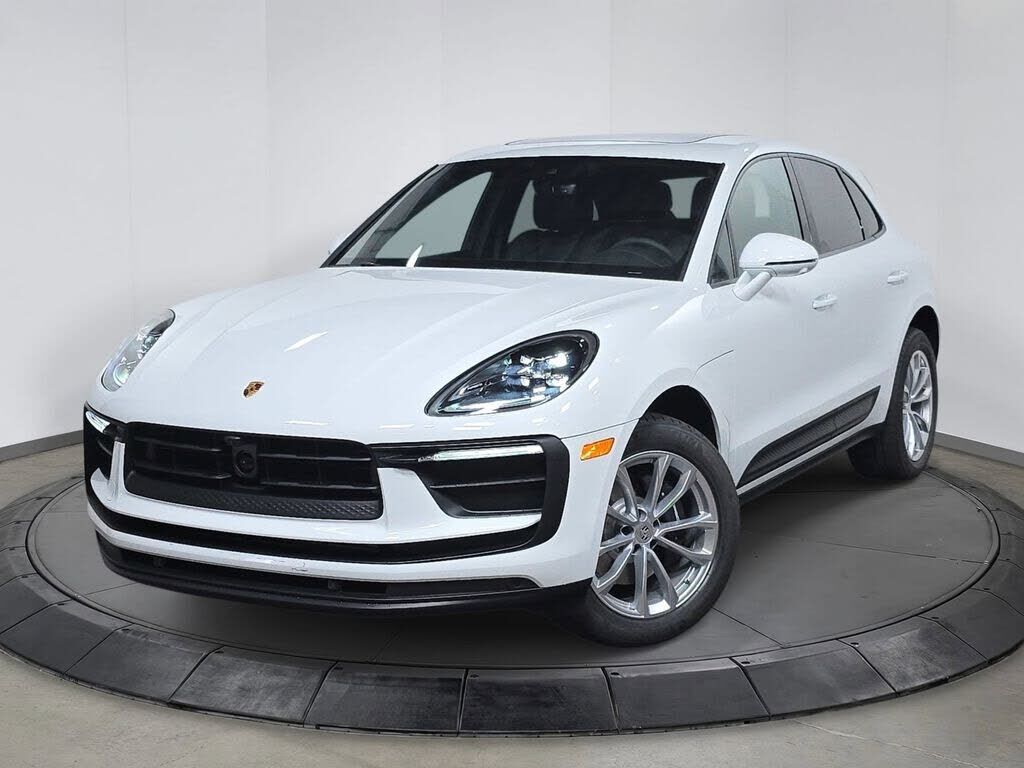 2026 PORSCHE Macan